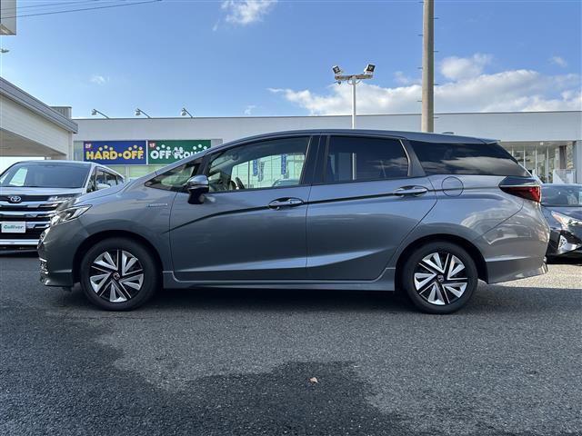 シャトル ハイブリッド　ホンダセンシング　純正ナビ／Ｂカメラ／ドラレコ／クルコン／ＥＴＣ／Ｐスタート／スマートキー／純正フロアマット／ＡＢＳ／ＬＫＡＳ／ＣＭＢＳ／ＶＳＡ／路外逸脱抑制機能／光軸調整ダイヤル／ＳＲＳエアバッグ／ＩＳＯＦＩＸ（28枚目）