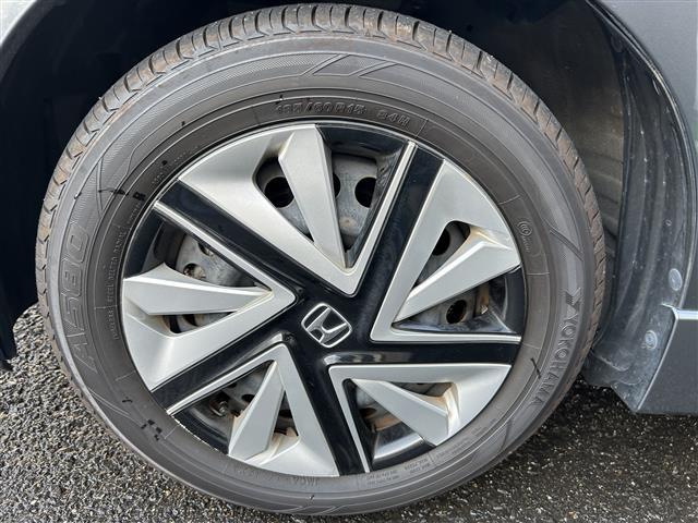 シャトル ハイブリッド　ホンダセンシング　純正ナビ／Ｂカメラ／ドラレコ／クルコン／ＥＴＣ／Ｐスタート／スマートキー／純正フロアマット／ＡＢＳ／ＬＫＡＳ／ＣＭＢＳ／ＶＳＡ／路外逸脱抑制機能／光軸調整ダイヤル／ＳＲＳエアバッグ／ＩＳＯＦＩＸ（33枚目）