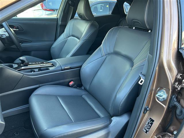 クラウンスポーツ Z ワンオーナー/純正DA(FM/AM/BT/フルセグTV/Mira Cast)/ガラスルーフ/ビルトインETC/ステアリングヒーター/DN席シートヒーター/DN席エアシート/クルコン/パワーバックドア(12枚目)