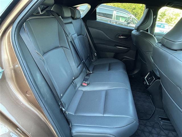 クラウンスポーツ Z ワンオーナー/純正DA(FM/AM/BT/フルセグTV/Mira Cast)/ガラスルーフ/ビルトインETC/ステアリングヒーター/DN席シートヒーター/DN席エアシート/クルコン/パワーバックドア(14枚目)