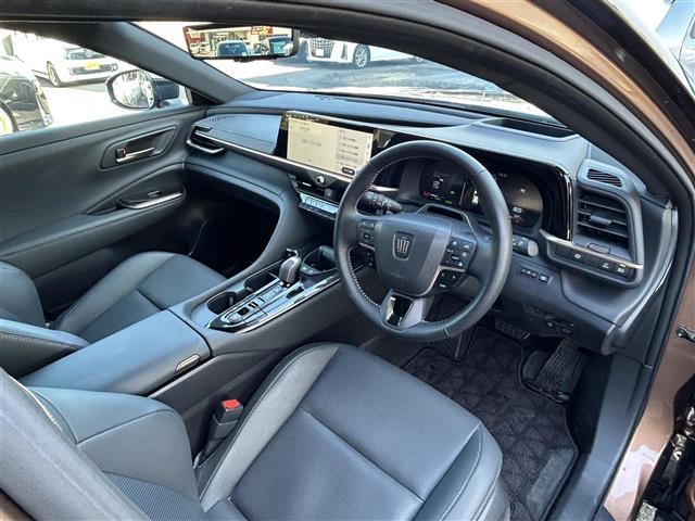 クラウンスポーツ Z ワンオーナー/純正DA(FM/AM/BT/フルセグTV/Mira Cast)/ガラスルーフ/ビルトインETC/ステアリングヒーター/DN席シートヒーター/DN席エアシート/クルコン/パワーバックドア(16枚目)