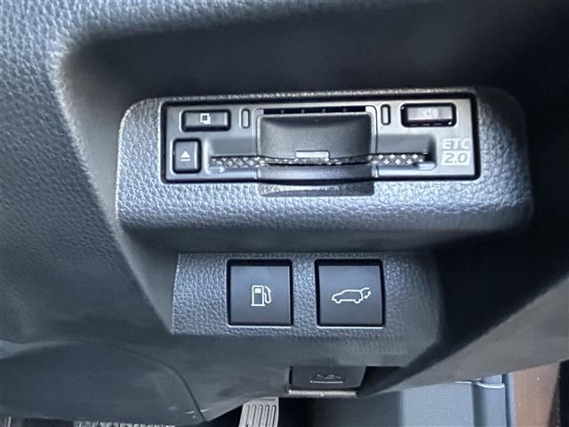 クラウンスポーツ Z ワンオーナー/純正DA(FM/AM/BT/フルセグTV/Mira Cast)/ガラスルーフ/ビルトインETC/ステアリングヒーター/DN席シートヒーター/DN席エアシート/クルコン/パワーバックドア(19枚目)