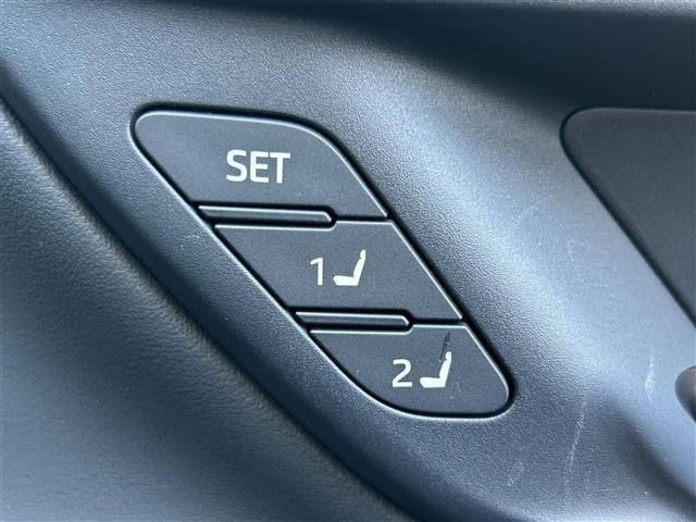 クラウンスポーツ Z ワンオーナー/純正DA(FM/AM/BT/フルセグTV/Mira Cast)/ガラスルーフ/ビルトインETC/ステアリングヒーター/DN席シートヒーター/DN席エアシート/クルコン/パワーバックドア(25枚目)