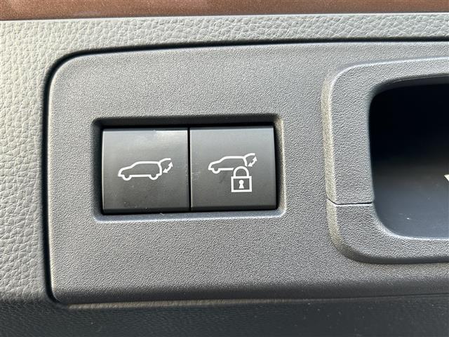 クラウンスポーツ Z ワンオーナー/純正DA(FM/AM/BT/フルセグTV/Mira Cast)/ガラスルーフ/ビルトインETC/ステアリングヒーター/DN席シートヒーター/DN席エアシート/クルコン/パワーバックドア(38枚目)