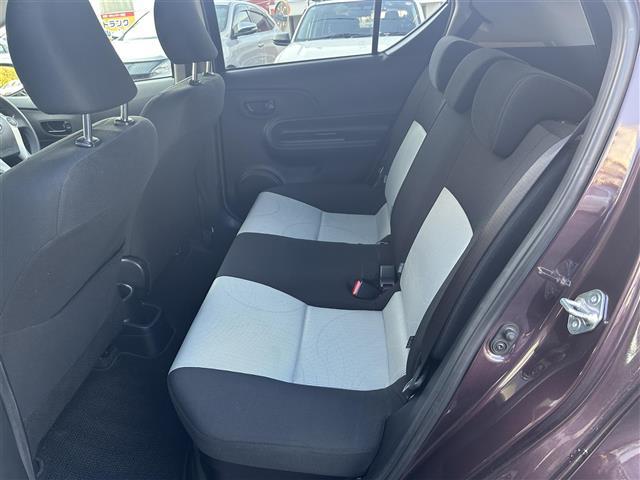 アクア S 純正ナビ(SD/BT/ワンセグTV/CD)/ETC/バックカメラ/キーレス/AAC/ステアリングスイッチ/PS/PW/電格ミラー/ABS/横滑り防止(24枚目)