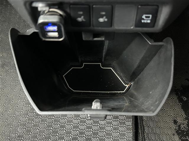 タンク カスタムG 純正ナビ/後席モニター/前後ドラレコ/社外デジタルインナーミラー/クルコン/パノラミックビューモニター/レザー調シートカバー/ETC/前席シートヒーター/スマアシ/オートハイビーム/両パワスラ/VSC(18枚目)