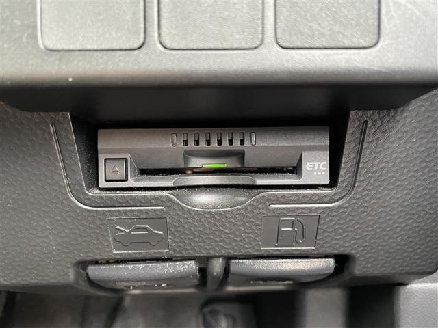ルーミー カスタムＧ　４ＷＤ／ワンオーナー／純正ＳＤナビ（ＡＭ／ＦＭ／ＣＤ／ＳＤ／ＢＴ）／ワンセグ（走行中視聴不可）／バックカメラ／アイドリングストップ／ウィンカーミラー／ドアバイザー／パワースライドドア／ＥＴＣ／フォグ（5枚目）