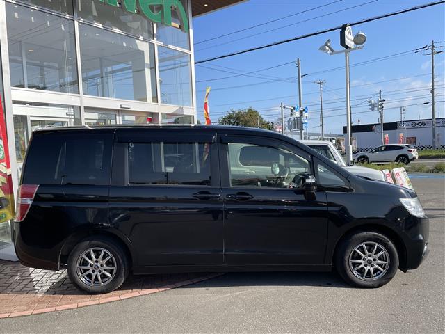 ステップワゴン Ｇ　Ｅセレクション　ワンオーナー／４ＷＤ／寒冷地仕様／純正ナビ／フルセグ／バックカメラ／アイドリングストップ／ウィンカーミラー／スペアキー／社外エンジンスターター／クルーズコントロール／純正フロアマット／ＥＴＣ／冬タイヤ（18枚目）