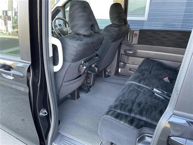 ステップワゴン Ｇ　Ｅセレクション　ワンオーナー／４ＷＤ／寒冷地仕様／純正ナビ／フルセグ／バックカメラ／アイドリングストップ／ウィンカーミラー／スペアキー／社外エンジンスターター／クルーズコントロール／純正フロアマット／ＥＴＣ／冬タイヤ（29枚目）