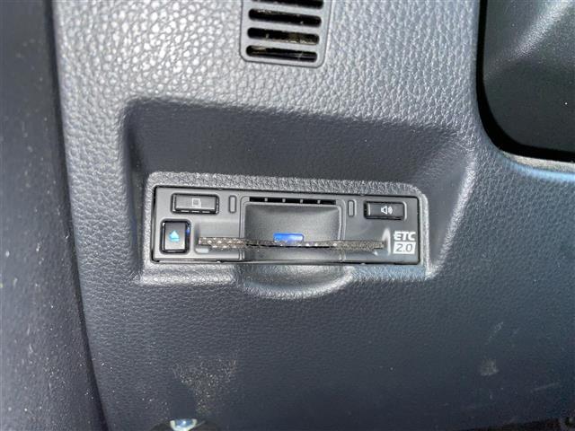 ノア S-G 4WD/純正ナビ(AM/FM/BT)/フルセグ(走行中視聴不可)/ステアリングリモコン/クルーズコントロール(追従走行あり)/全方位モニター/前席シートヒーター/ドライブレコーダー/(6枚目)