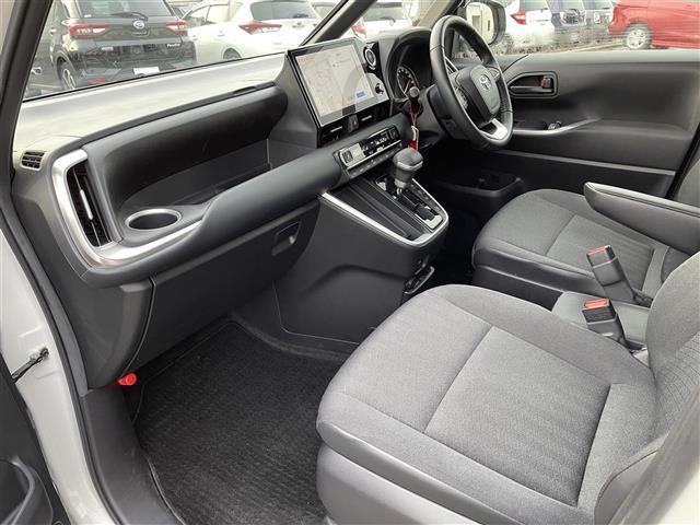 ノア S-G 4WD/純正ナビ(AM/FM/BT)/フルセグ(走行中視聴不可)/ステアリングリモコン/クルーズコントロール(追従走行あり)/全方位モニター/前席シートヒーター/ドライブレコーダー/(26枚目)