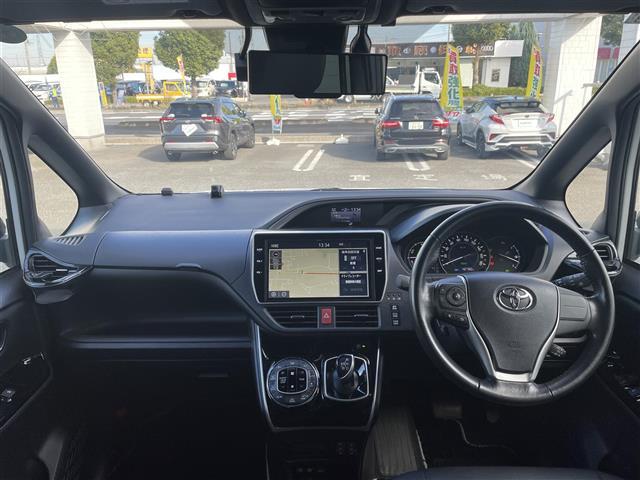 ヴォクシー ハイブリッドＺＳ　煌ＩＩ　純正ナビ　後席モニター　Ｂカメラ　シートヒーター　ドラレコ　クルコン　純正アルミ（2枚目）