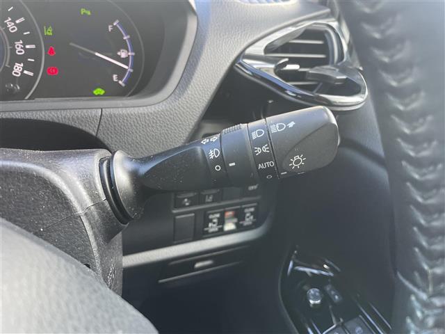 ヴォクシー ハイブリッドＺＳ　煌ＩＩ　純正ナビ　後席モニター　Ｂカメラ　シートヒーター　ドラレコ　クルコン　純正アルミ（6枚目）