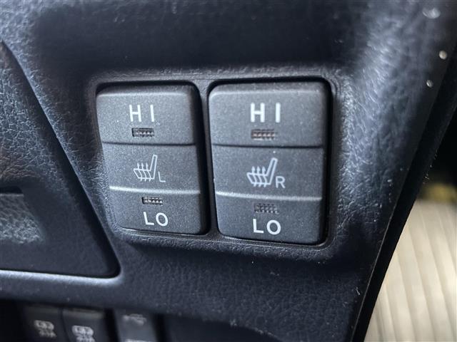 ヴォクシー ハイブリッドＺＳ　煌ＩＩ　純正ナビ　後席モニター　Ｂカメラ　シートヒーター　ドラレコ　クルコン　純正アルミ（11枚目）