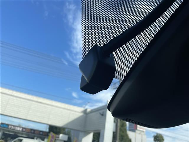 ヴォクシー ハイブリッドＺＳ　煌ＩＩ　純正ナビ　後席モニター　Ｂカメラ　シートヒーター　ドラレコ　クルコン　純正アルミ（15枚目）