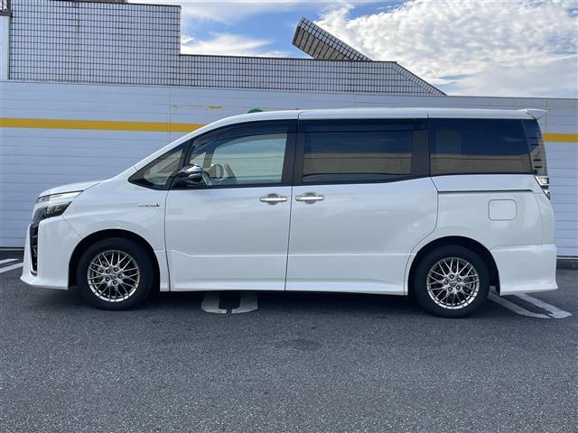 ヴォクシー ハイブリッドＺＳ　煌ＩＩ　純正ナビ　後席モニター　Ｂカメラ　シートヒーター　ドラレコ　クルコン　純正アルミ（23枚目）