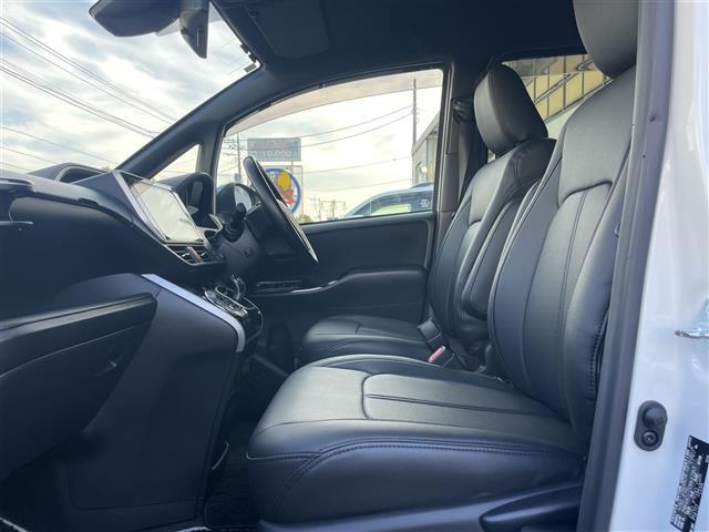 ヴォクシー ハイブリッドＺＳ　煌ＩＩ　純正ナビ　後席モニター　Ｂカメラ　シートヒーター　ドラレコ　クルコン　純正アルミ（30枚目）