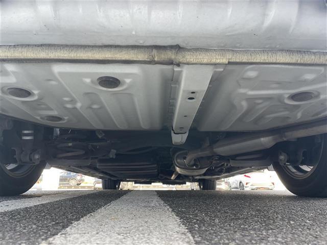 ヴォクシー ハイブリッドＺＳ　煌ＩＩ　純正ナビ　後席モニター　Ｂカメラ　シートヒーター　ドラレコ　クルコン　純正アルミ（39枚目）