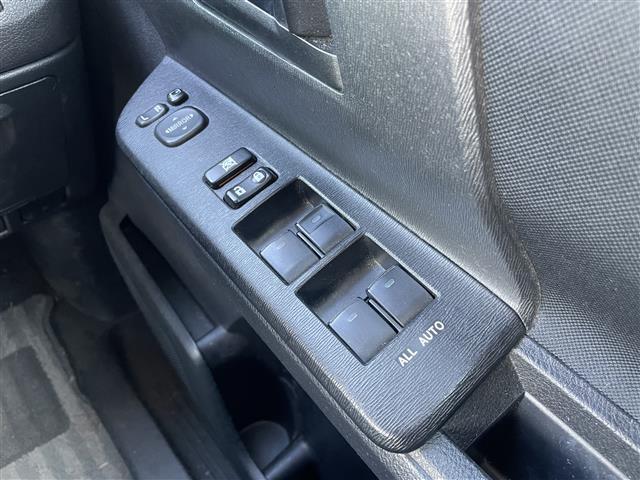 ノア Ｘ　社外ナビ　スライドドア　純正フロアマット　ＥＴＣ（9枚目）