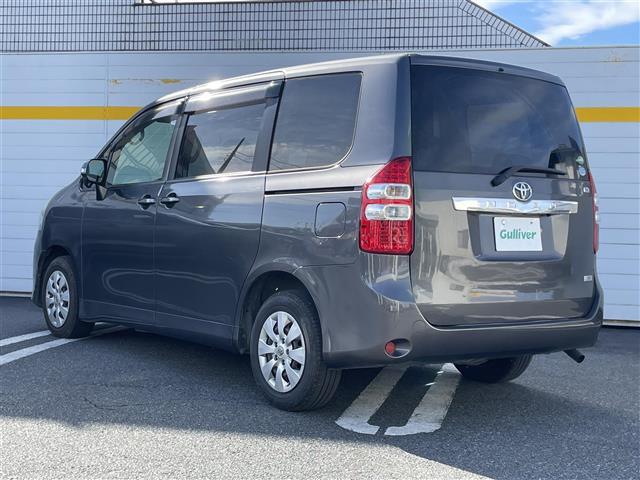 ノア Ｘ　社外ナビ　スライドドア　純正フロアマット　ＥＴＣ（21枚目）