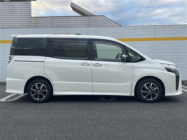 ヴォクシー ZS 煌III ワンオーナー 純正ナビ Bカメラ ETC クルコン コーナーセンサー ドラレコ(20枚目)