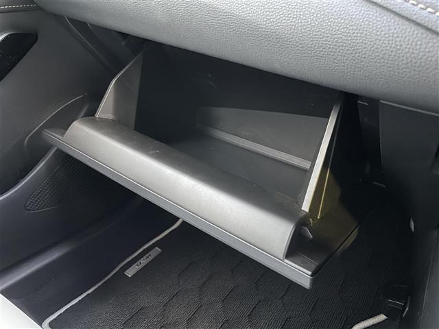 カローラツーリング ハイブリッド ダブルバイビー ワンオーナー 純正ナビ レーダークルーズ シートヒーター ハンドルヒーター Bカメラ コーナーセンサー ETC ドラレコ(14枚目)