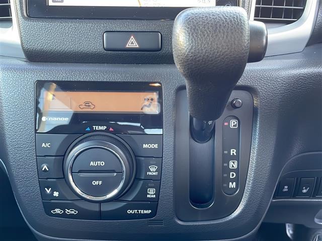 スペーシア Ｔ　純正ナビ　フルセグＴＶ　ＣＤ　ＤＶＤ　ＡＭ　ＦＭ　ＢＴ　ｉＰｏｄ　ＵＳＢ　アラウンドビューモニター　ＥＴＣ　両側パワースライドドア　シートヒーター　クルーズコントロール　パドルシフト　フロアマット（11枚目）