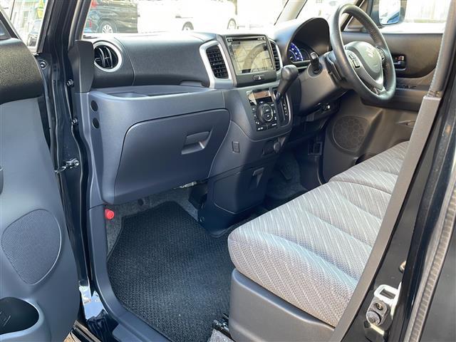 スペーシア Ｔ　純正ナビ　フルセグＴＶ　ＣＤ　ＤＶＤ　ＡＭ　ＦＭ　ＢＴ　ｉＰｏｄ　ＵＳＢ　アラウンドビューモニター　ＥＴＣ　両側パワースライドドア　シートヒーター　クルーズコントロール　パドルシフト　フロアマット（22枚目）