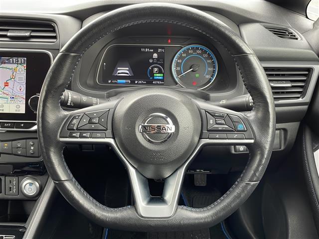 リーフ e+ X プロパイロット/全方位カメラ/バックカメラ/衝突軽減システム/ETC2,0/シートヒーター(D席N席)/ハンドルヒーター/オートライト/スマートキー/純正フロアマット/スペアキー(6枚目)