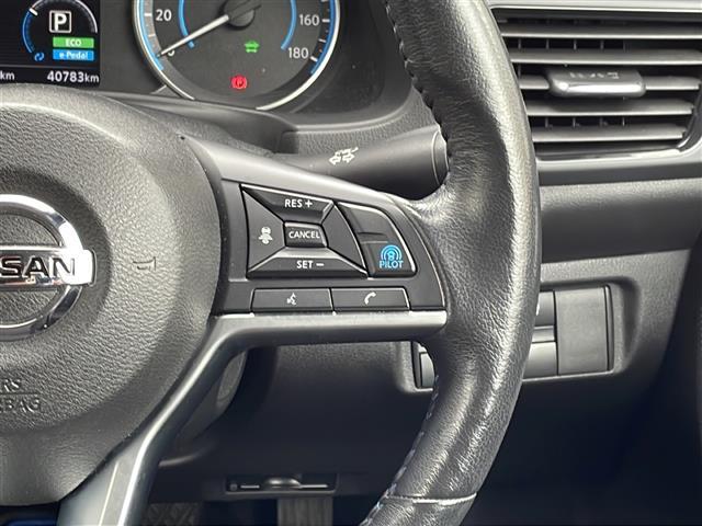 リーフ e+ X プロパイロット/全方位カメラ/バックカメラ/衝突軽減システム/ETC2,0/シートヒーター(D席N席)/ハンドルヒーター/オートライト/スマートキー/純正フロアマット/スペアキー(8枚目)