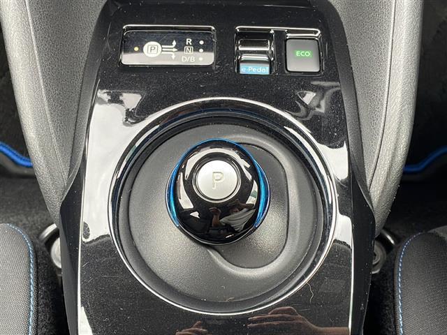 リーフ e+ X プロパイロット/全方位カメラ/バックカメラ/衝突軽減システム/ETC2,0/シートヒーター(D席N席)/ハンドルヒーター/オートライト/スマートキー/純正フロアマット/スペアキー(16枚目)