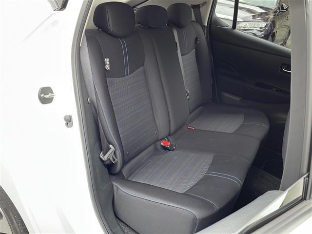 リーフ e+ X プロパイロット/全方位カメラ/バックカメラ/衝突軽減システム/ETC2,0/シートヒーター(D席N席)/ハンドルヒーター/オートライト/スマートキー/純正フロアマット/スペアキー(20枚目)