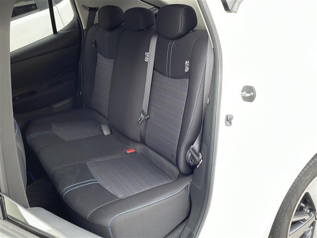 リーフ e+ X プロパイロット/全方位カメラ/バックカメラ/衝突軽減システム/ETC2,0/シートヒーター(D席N席)/ハンドルヒーター/オートライト/スマートキー/純正フロアマット/スペアキー(23枚目)