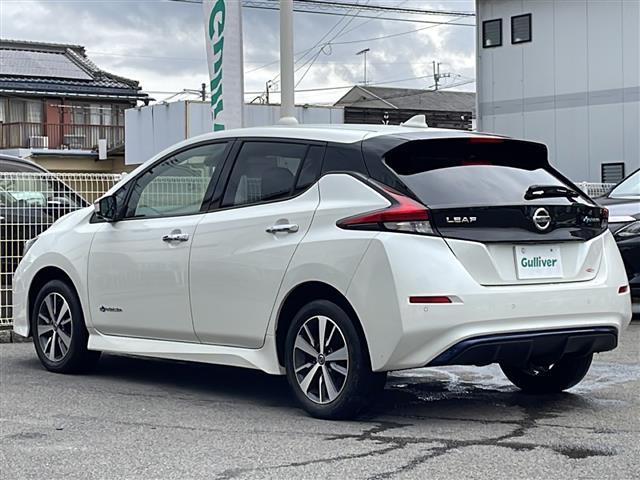 リーフ e+ X プロパイロット/全方位カメラ/バックカメラ/衝突軽減システム/ETC2,0/シートヒーター(D席N席)/ハンドルヒーター/オートライト/スマートキー/純正フロアマット/スペアキー(43枚目)