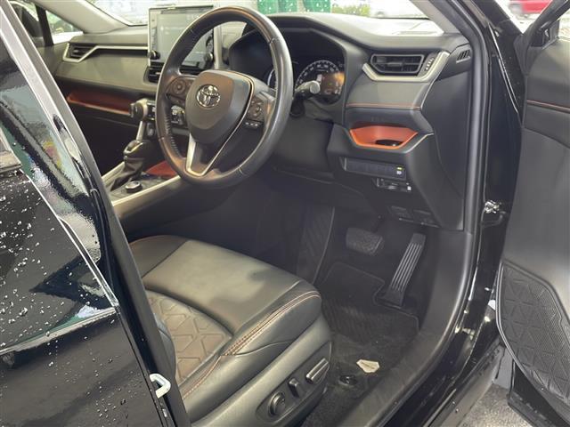 RAV4 アドベンチャー ワンオーナー 純正ディスプレイオーディオ バックカメラ ビルトインETC2.0 トヨタセーフティセンス RAYSアルミホイール ルーフレール パワーシート クルーズコントロール プッシュスタート(17枚目)