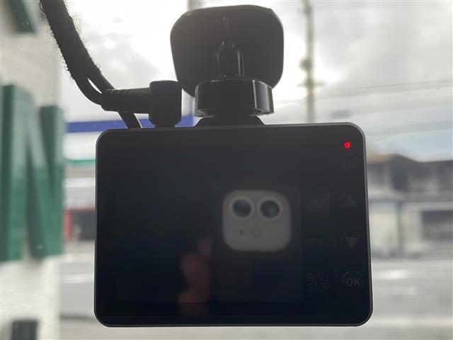 ＭＩＮＩ ジョンクーパーワークス　純正ナビ／ＢＩＬＳＴＥＩＮ車高調／社外マフラー／ＳＵＰＥＲＣＡＴレーダー／ＡＤＶＡＮＲａｃｉｎｇアルミホイール／前後コーナーセンサー／追従型クルーズコントロール／バックカメラ／ハーフレザーシート（9枚目）