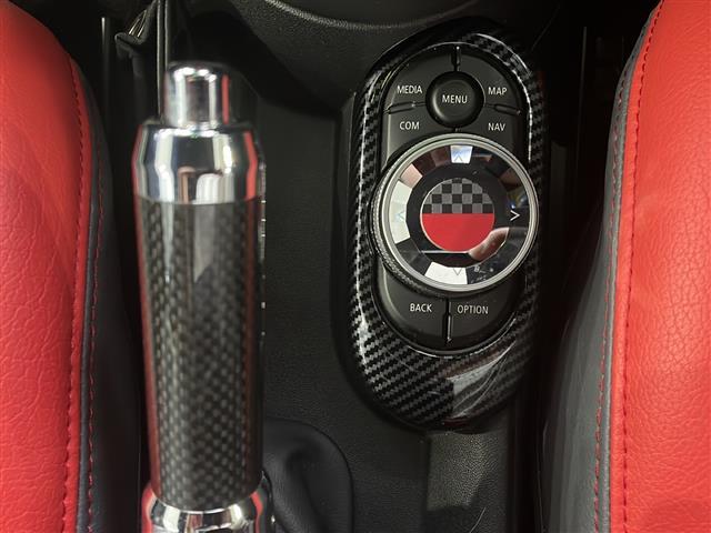 ＭＩＮＩ ジョンクーパーワークス　純正ナビ／ＢＩＬＳＴＥＩＮ車高調／社外マフラー／ＳＵＰＥＲＣＡＴレーダー／ＡＤＶＡＮＲａｃｉｎｇアルミホイール／前後コーナーセンサー／追従型クルーズコントロール／バックカメラ／ハーフレザーシート（17枚目）