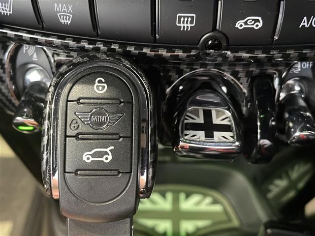 ＭＩＮＩ ジョンクーパーワークス　純正ナビ／ＢＩＬＳＴＥＩＮ車高調／社外マフラー／ＳＵＰＥＲＣＡＴレーダー／ＡＤＶＡＮＲａｃｉｎｇアルミホイール／前後コーナーセンサー／追従型クルーズコントロール／バックカメラ／ハーフレザーシート（18枚目）