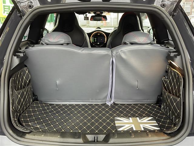 ＭＩＮＩ ジョンクーパーワークス　純正ナビ／ＢＩＬＳＴＥＩＮ車高調／社外マフラー／ＳＵＰＥＲＣＡＴレーダー／ＡＤＶＡＮＲａｃｉｎｇアルミホイール／前後コーナーセンサー／追従型クルーズコントロール／バックカメラ／ハーフレザーシート（23枚目）
