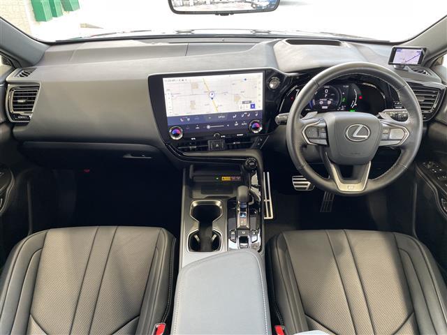 NX NX450h+ Fスポーツ ワンオーナー 純正14インチDA 全方位カメラ サンルーフ TRDエアロ TRDマフラー レザーシート シートヒーター オレンジキャリパー デジタルインナーミラー 置くだけ充電 クルーズコントロール(5枚目)