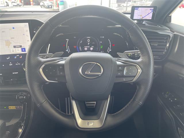 NX NX450h+ Fスポーツ ワンオーナー 純正14インチDA 全方位カメラ サンルーフ TRDエアロ TRDマフラー レザーシート シートヒーター オレンジキャリパー デジタルインナーミラー 置くだけ充電 クルーズコントロール(6枚目)