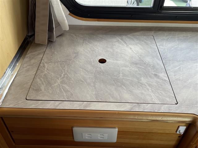 タウンエーストラック ＤＸ　Ｘエディション　ＡｔｏＺアレン　ＦＦヒーター　１００Ｖ電源　バッテリーチャージャー　インバーター１５００Ｗ　冷蔵庫　液晶テレビ　流し台２０Ｌ　社外ナビ　バックカメラ　ＥＴＣ　ドライブレコーダー（9枚目）