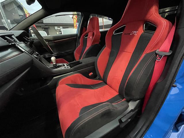 シビック タイプR ☆純正ナビ・TV・Bluetoothaudio・DVD☆ビルトインETC2.0☆バックカメラ☆レーダークルーズコントロール☆ブレンボブレーキ☆純正19インチAW☆LEDヘッドライト(10枚目)