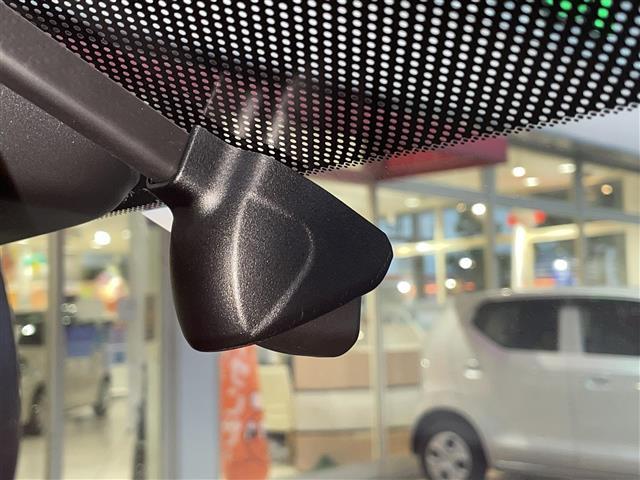 シビック タイプR ☆純正ナビ・TV・Bluetoothaudio・DVD☆ビルトインETC2.0☆バックカメラ☆レーダークルーズコントロール☆ブレンボブレーキ☆純正19インチAW☆LEDヘッドライト(23枚目)