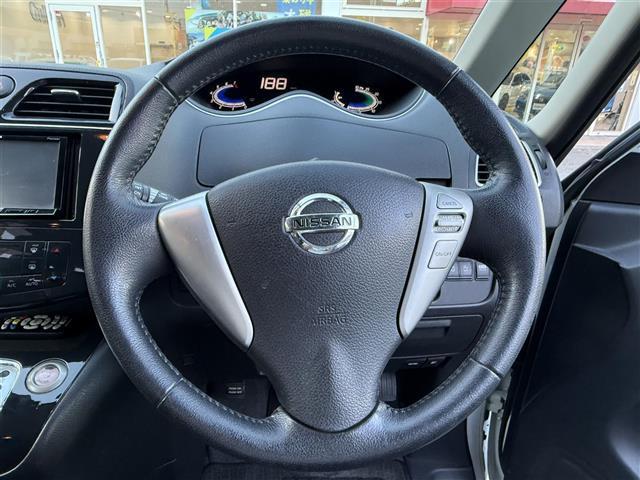 セレナ ハイウェイスター ☆社外ナビ・TV・Bluetoothaudio・DVD☆ETC☆クルーズコントロール☆前後ドライブレコーダー☆社外フリップダウンモニター☆両側パワースライドドア☆電動格納ミラー☆バックカメラ(4枚目)