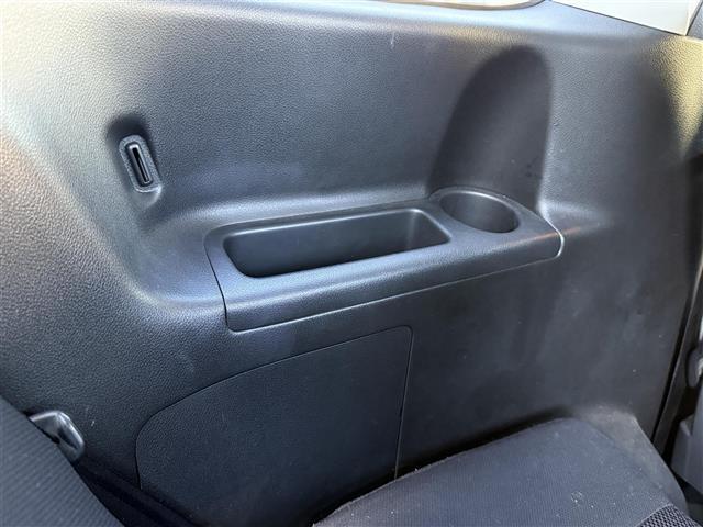 セレナ ハイウェイスター ☆社外ナビ・TV・Bluetoothaudio・DVD☆ETC☆クルーズコントロール☆前後ドライブレコーダー☆社外フリップダウンモニター☆両側パワースライドドア☆電動格納ミラー☆バックカメラ(19枚目)