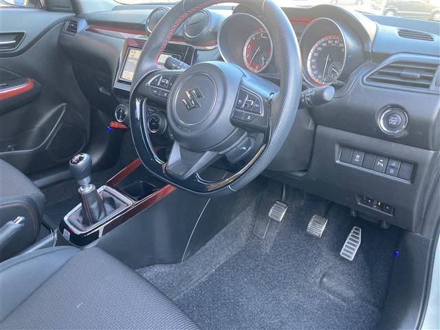 スイフトスポーツ ベースグレード ☆純正ナビ・TV・Bluetoothaudio・DVD☆バックカメラ/全方位カメラ☆ビルトインETC☆純正フロント、リア、サイドアンダーガーニッシュ☆レーダークルーズコントロール☆ドラレコ(5枚目)