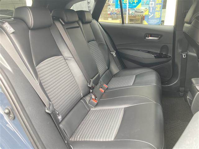 カローラツーリング ハイブリッド　ダブルバイビー　衝突軽減　レーダークルコン　半革シート　シートヒーター　純正ナビ　フルセグＴＶ　Ｂｌｕｅｔｏｏｔｈ　ＬＥＤオートライト　レーンキープアシスト　オートマチックハイビーム　ＡＣ１００Ｖ端子　ＥＴＣ２．０（8枚目）