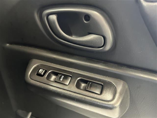 ジムニー ランドベンチャー 純正16インチAW/純正フロアマット/純正マッドガード/電動格納ミラー/ドアバイザー/ETC/D席シートヒーター/ヘットライトレベライザー/CDオーディオ(FM/AM/CD/MD)(9枚目)