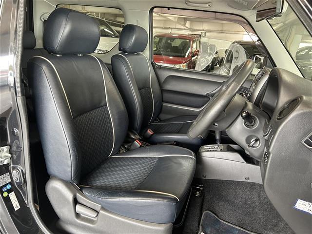 ジムニー ランドベンチャー 純正16インチAW/純正フロアマット/純正マッドガード/電動格納ミラー/ドアバイザー/ETC/D席シートヒーター/ヘットライトレベライザー/CDオーディオ(FM/AM/CD/MD)(14枚目)